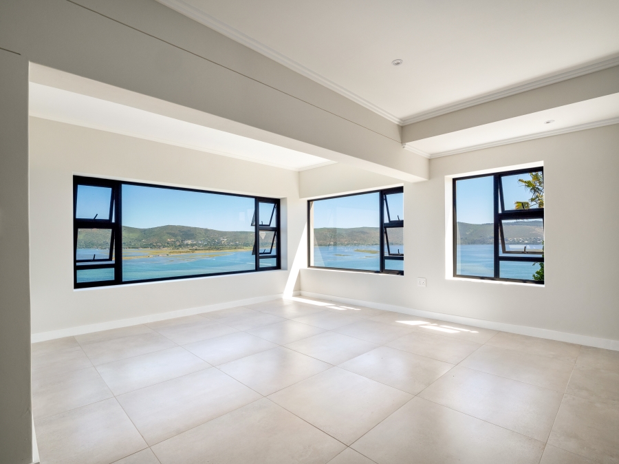 5 Bedroom Property for Sale in Paradise Western Cape